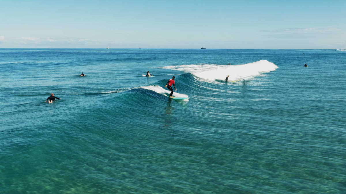 Session de surf coachée par Paul, vue du ciel