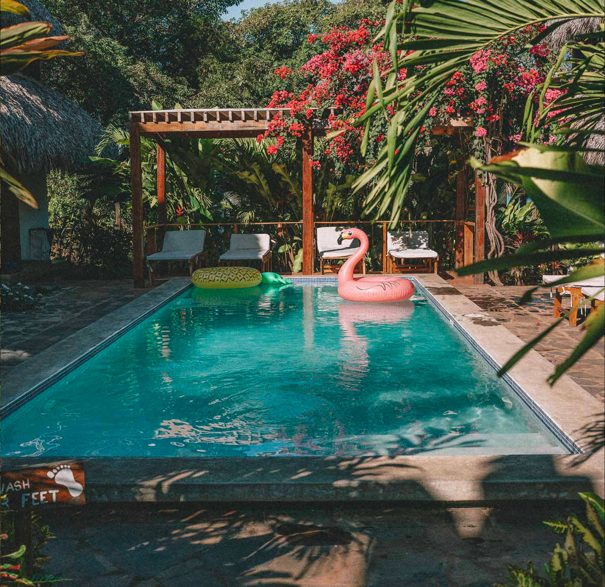Piscine du surf lodge Still Salty Escape au Nicaragua